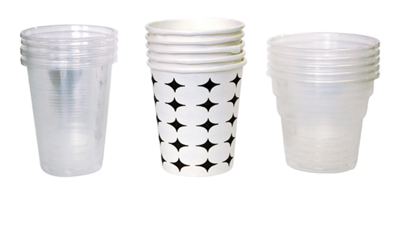 Plastik bardak mı, kâğıt bardak mı?