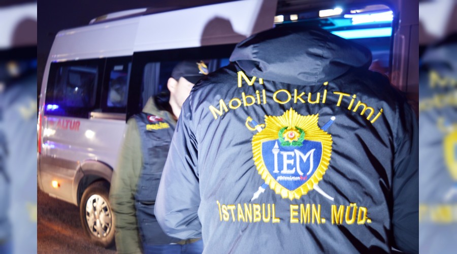 Polis okul �evrelerinde g�z a�t�rmad�