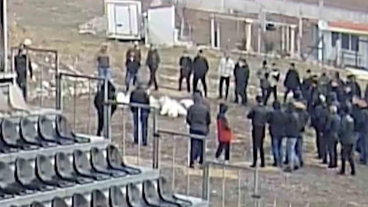 Polisten 'kaz d�v���' bask�n�: 70 ki�iye ceza yaz�ld�