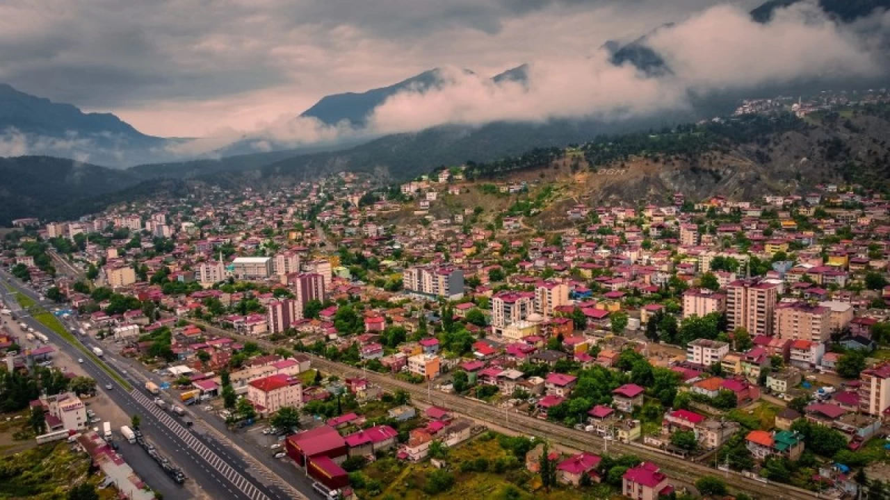 Pozant�: Tarihin ve do�an�n i� i�e ge�ti�i bir il�e