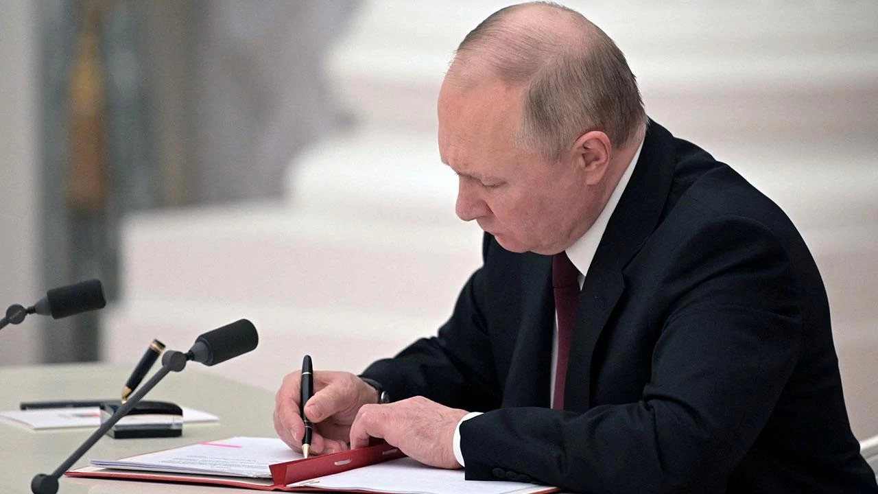 Putin, Ukrayna'da ilhak edilen dört bölgeyi Güney Askeri Bölgesine dahil etti