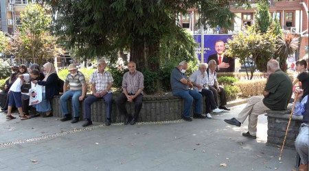 Rize'de vatandaşlar gölgelere akın etti