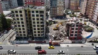 Rize'deki riskli 2 binann ykm sryor