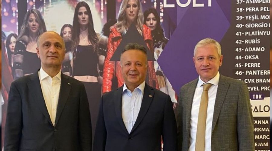 Rus dericiler Antalya'ya ak�n etti