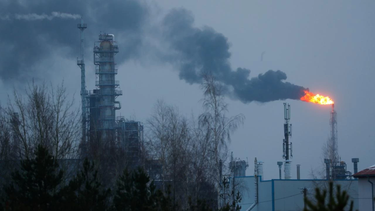 Rusya'daki petrol depolama tesisine İHA saldırısı: Yangın çıktı