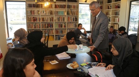 Salgın döneminde 588 üniversite öğrencisine eğitim desteği