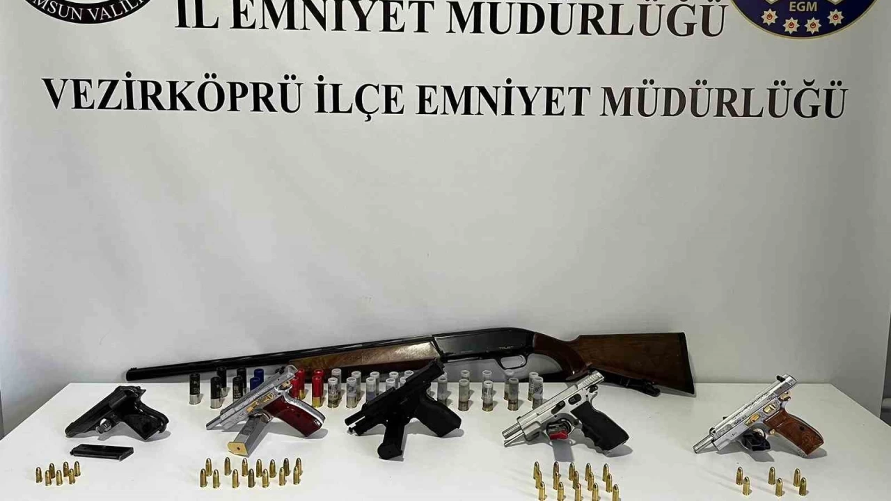 Samsun'da huzur uygulamasında 5 adet tabanca ele geçirildi