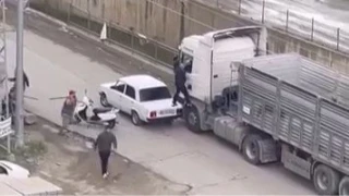 Samsun'da tır şoförüne sopayla saldırdılar