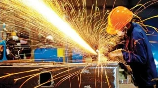 Sanayi �retimi y�ll�k y�zde 1,4 azald�