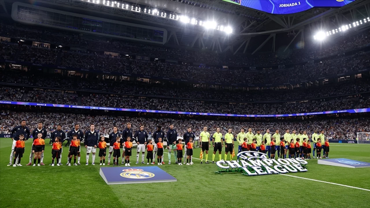 Santiago Bernabeu�ya, Filistin bayraklar� sokulmad�