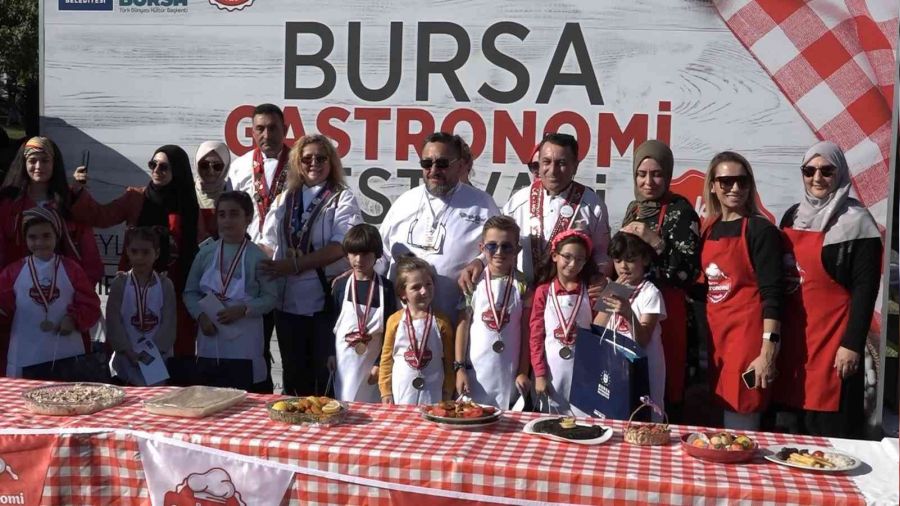 Şefler tüm anne ve çocukları birinci ilan etti