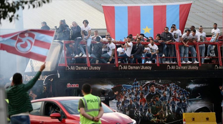 Şehirde coşkulu şampiyonluk konvoyu
