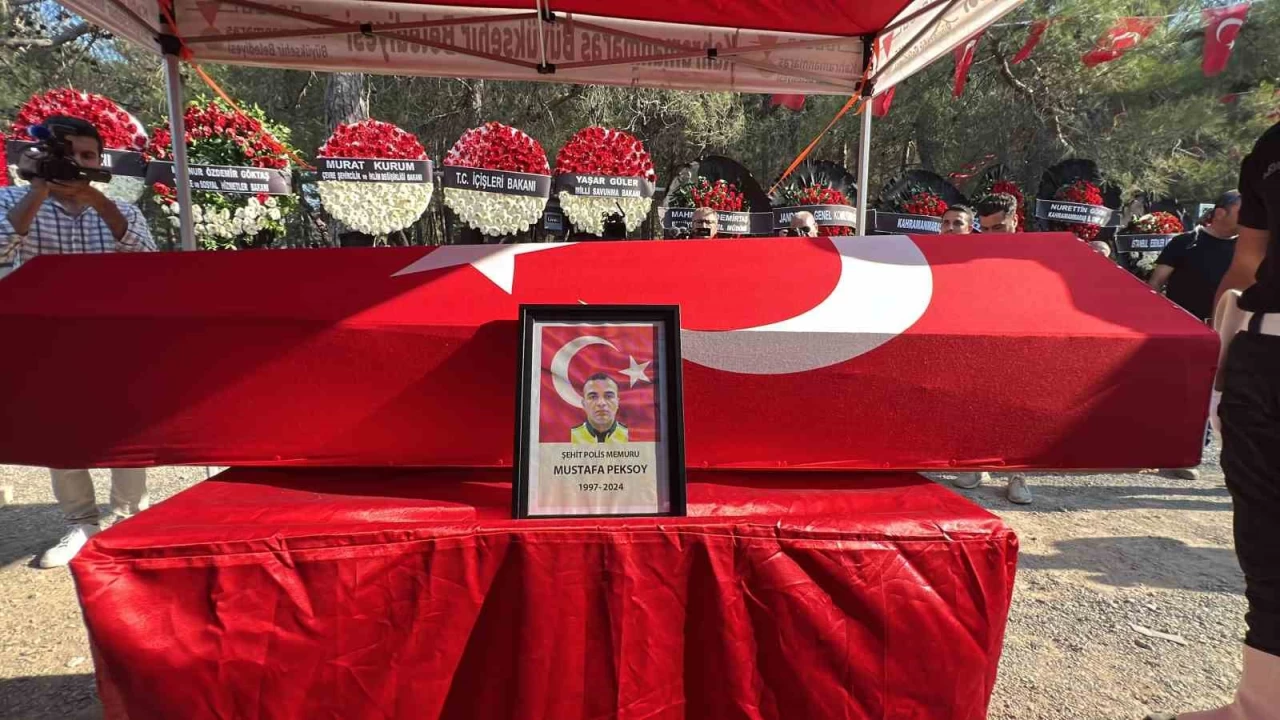 �ehit polis memuru memleketinde topra�a verildi