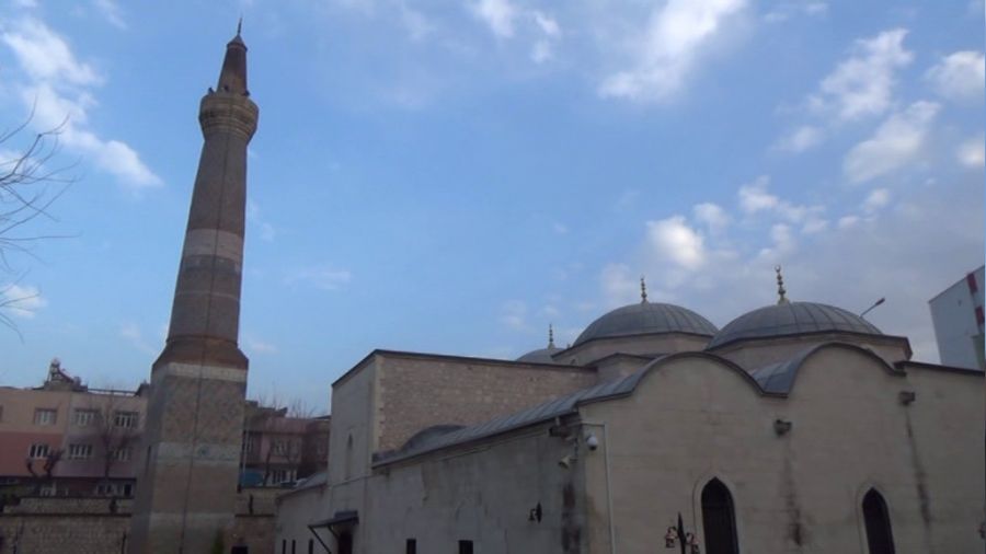 Selçuklu yadigarı cami 893 yıldır dimdik ayakta