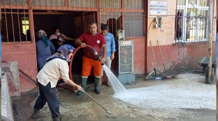 Selin vurduğu okullar temizleniyor