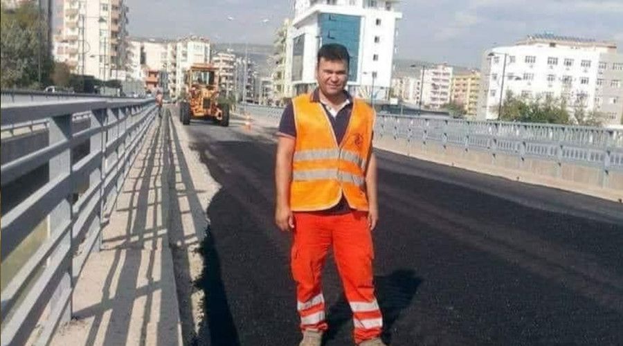 Silindirin altında kalan işçi öldü