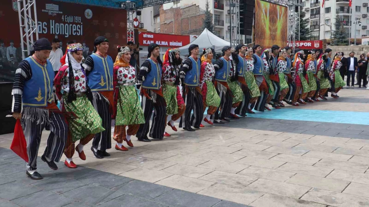 Sivas Kongresi'nin 106. y�l d�n�m� t�renle kutland�