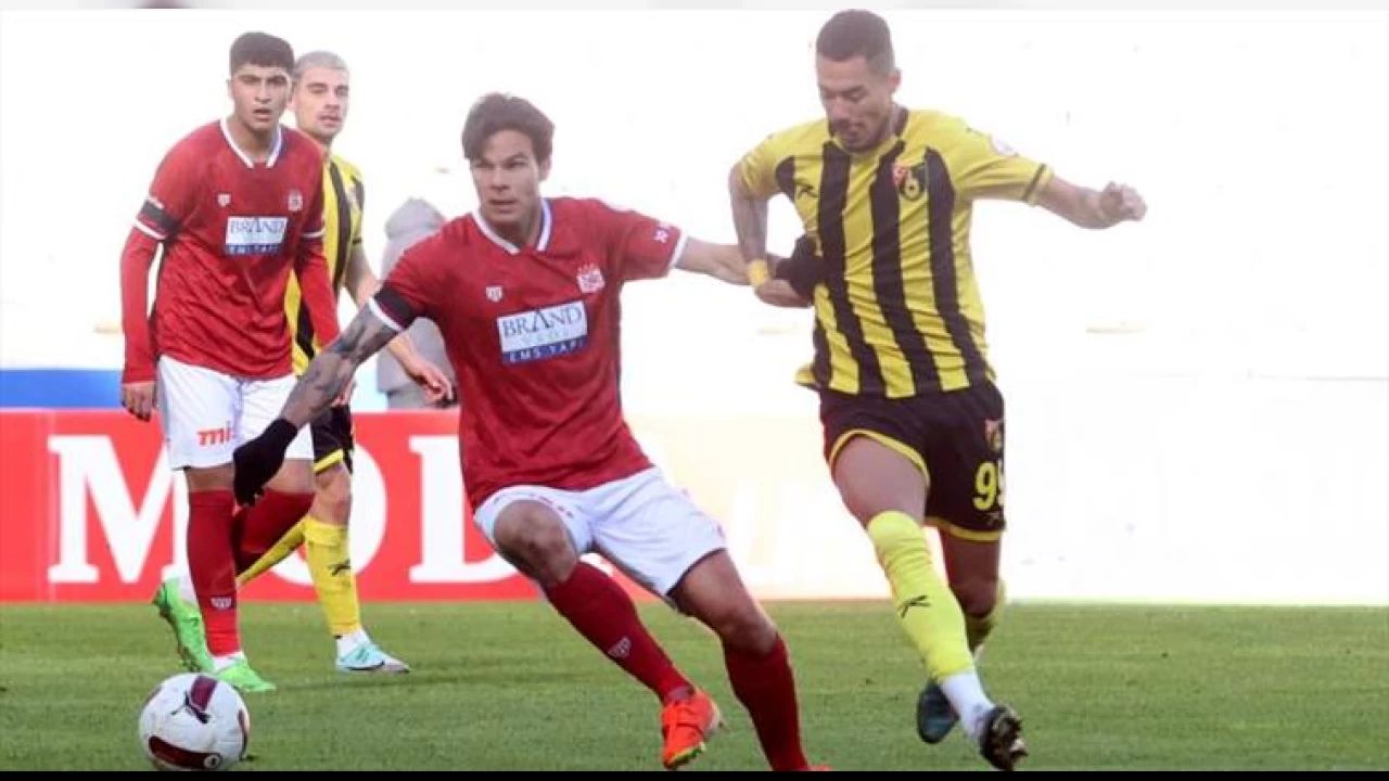 Sivasspor evinde ilk galibiyetini aldı