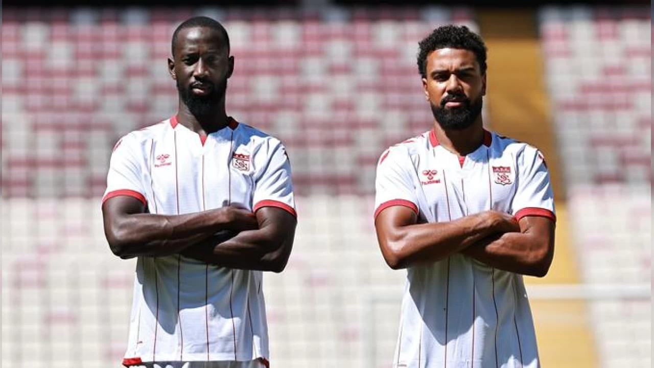 Sivasspor'da transfer hareketlili�i