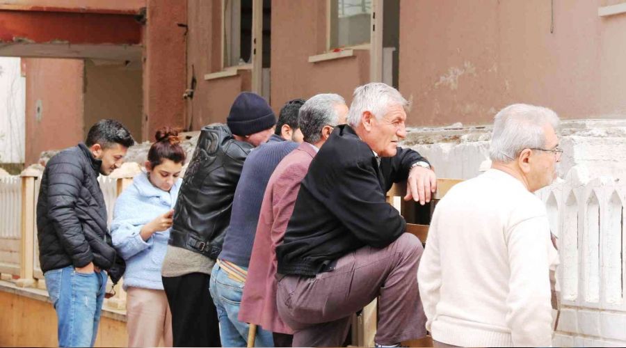 Sizce bu insanlar neyi izliyor?