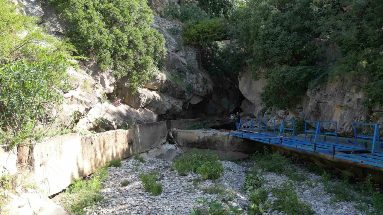 Son 65 yılın en kurak yılı kanyonu kuruttu