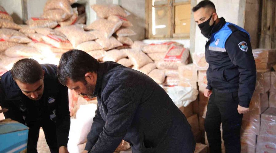Son tketim tarihi gemi yzlerce kilo kuruyemi ele geirildi
