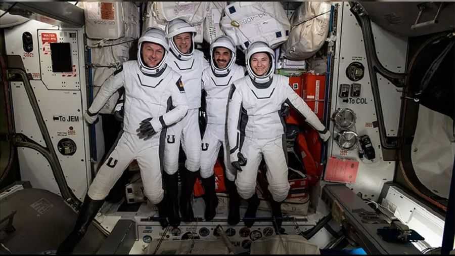 SpaceX'in Crew-3 ekibi Dnya'ya dnd