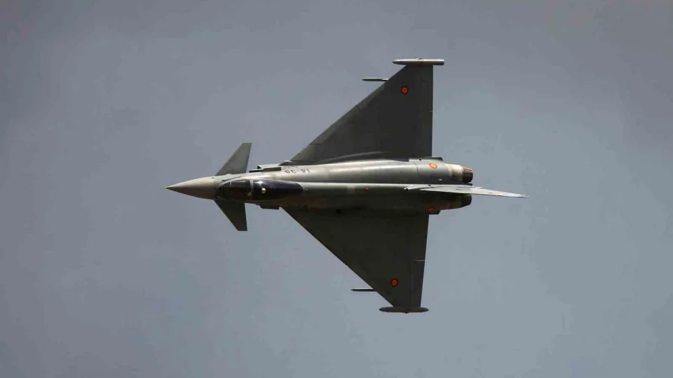 Taif'te İtalya'nın Eurofighter savaş uçağı vuruldu