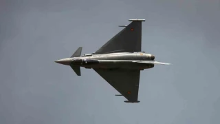 Taif'te İtalya'nın Eurofighter savaş uçağı vuruldu