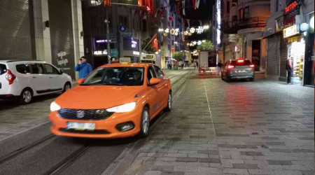 Taksim Meydanı ve İstiklal Caddesi yaya ve araç trafiğine açıldı
