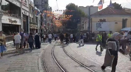 Taksim'de önce sağanak sonra güneş