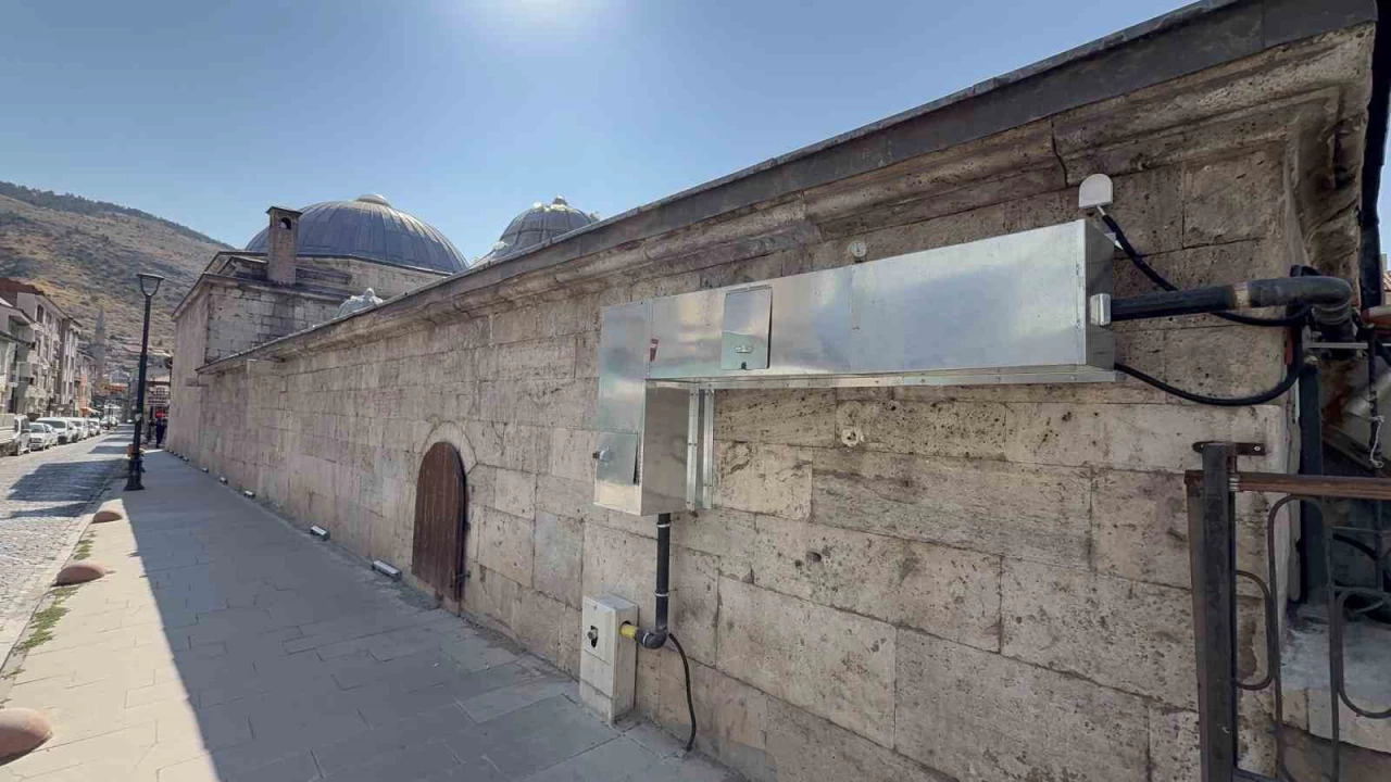 Tarihi hamam 453 y�l sonra farkl� bir y�ntemle �s�t�ld�