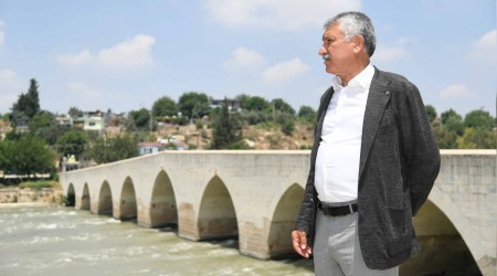 Tarihi köprü yeni köprüyle korunacak