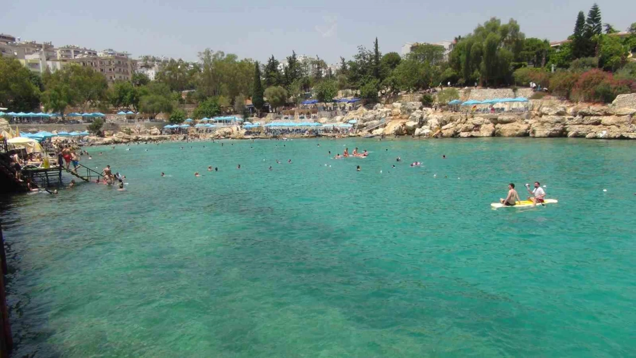 Tatlı ve tuzlu suyun birleştiği doğal havuz 'Yapraklı Koy'