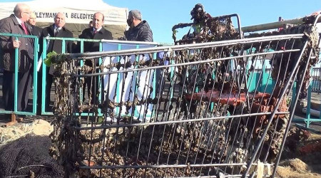 Tekirdağ'da pes dedirten görüntü: Denizden market arabası çıktı