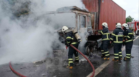 TEM'de beyaz eya ykl tr alev alev yand: "Canm zor kurtardm"