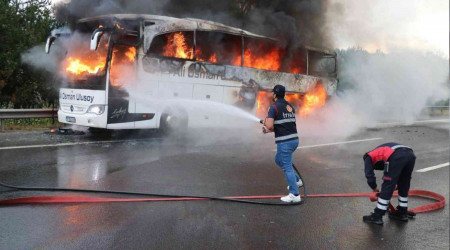 TEM'de yolcu otobüsü alev alev yandı