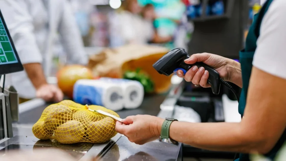 Ticaret sat�� hacmi y�ll�k y�zde 4,5 azald�