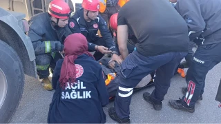 Trn altnda kalan karayollar iisi hayatn kaybetti