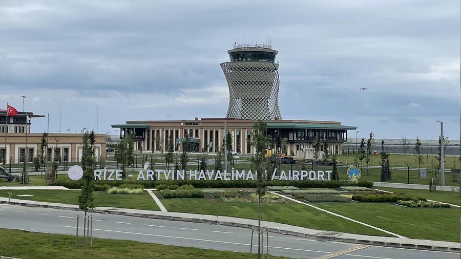 Trabzon Havalimanı'nın gölgesinde kaldı
