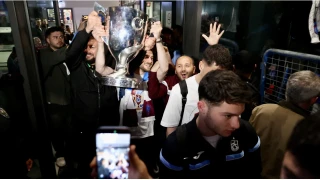  Trabzonspor'a gece yar�s� co�kulu kar��lama