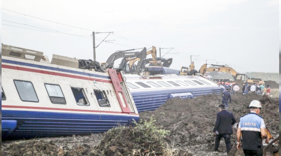 Tren kazas�nda 'kusur' var