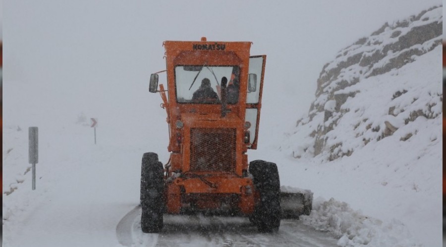 Tunceli'ye kar yad, 31 ky yolu kapand