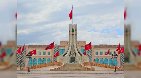 Tunus halkndan "geleneksel siyasete" krmz kart