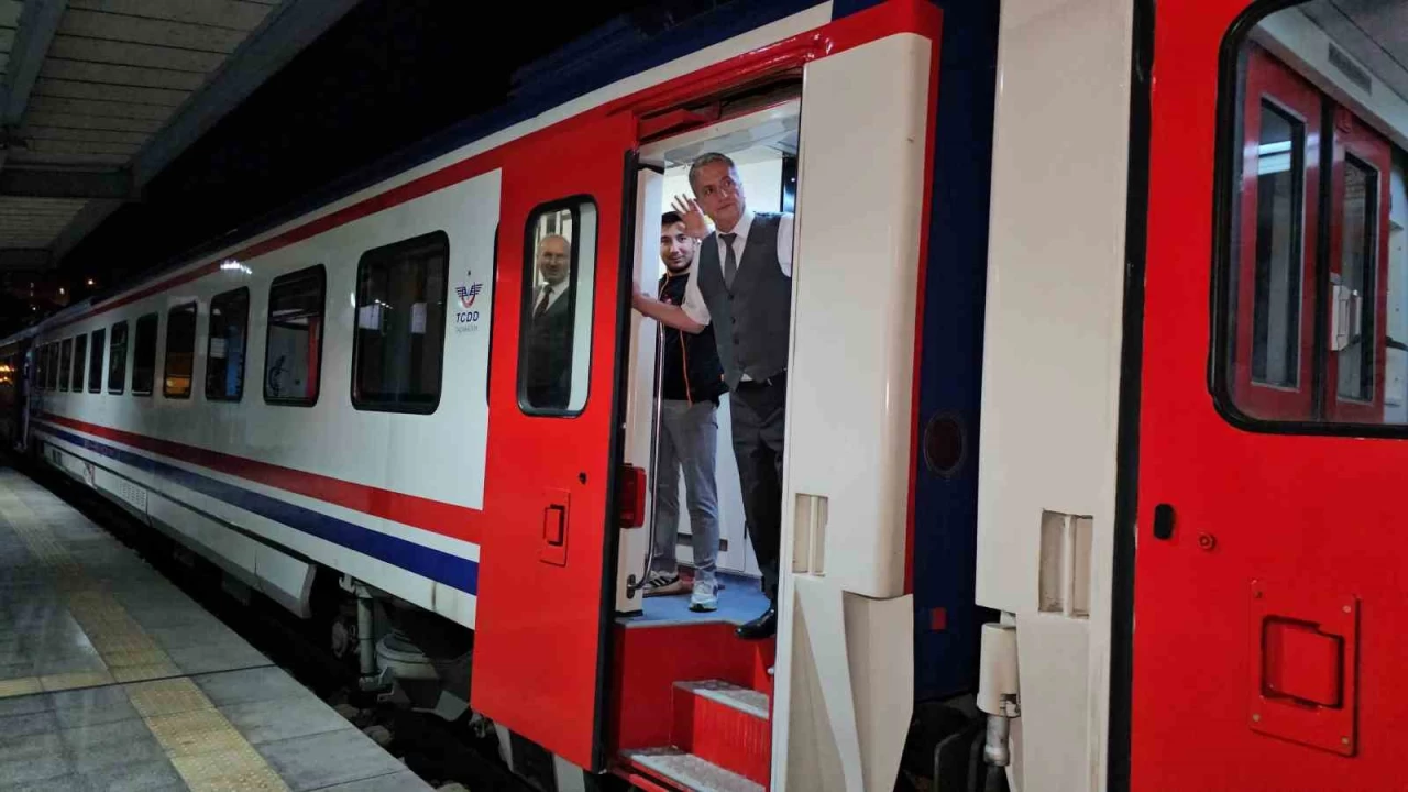 Turistik Karaelmas Ekspresi Zonguldak'tan Ankara'ya hareket etti