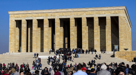 Türk Milletinin Atasını bağrına bastığı yer "Anıtkabir"