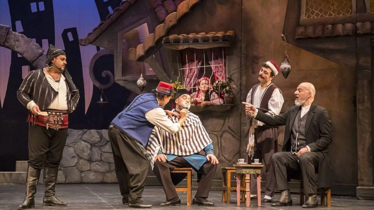 T�rk tiyatrosunun b�y�l� d�nyas�