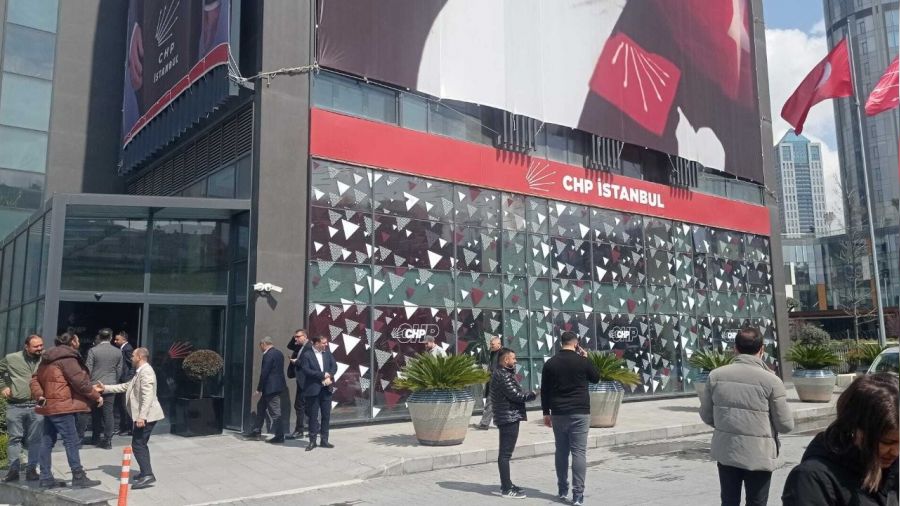 Trkiye siyasetin silahlar susmuyor!