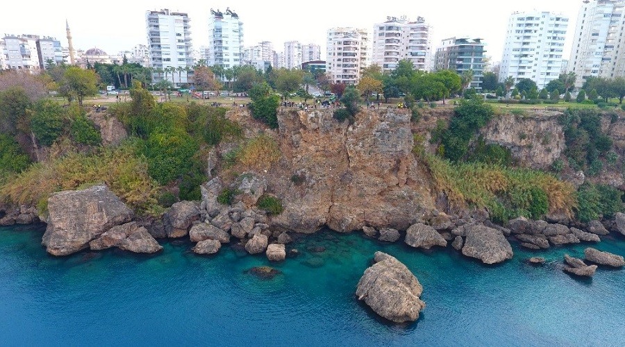 Türkiye'nin en büyük deprem üretme fayı Antalya Körfezi'nde