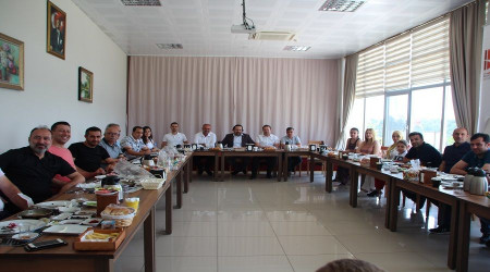 Türkiye'nin ve Veteriner hekimlerin gururu "Prof. Dr. Aykut Özdarendeli"